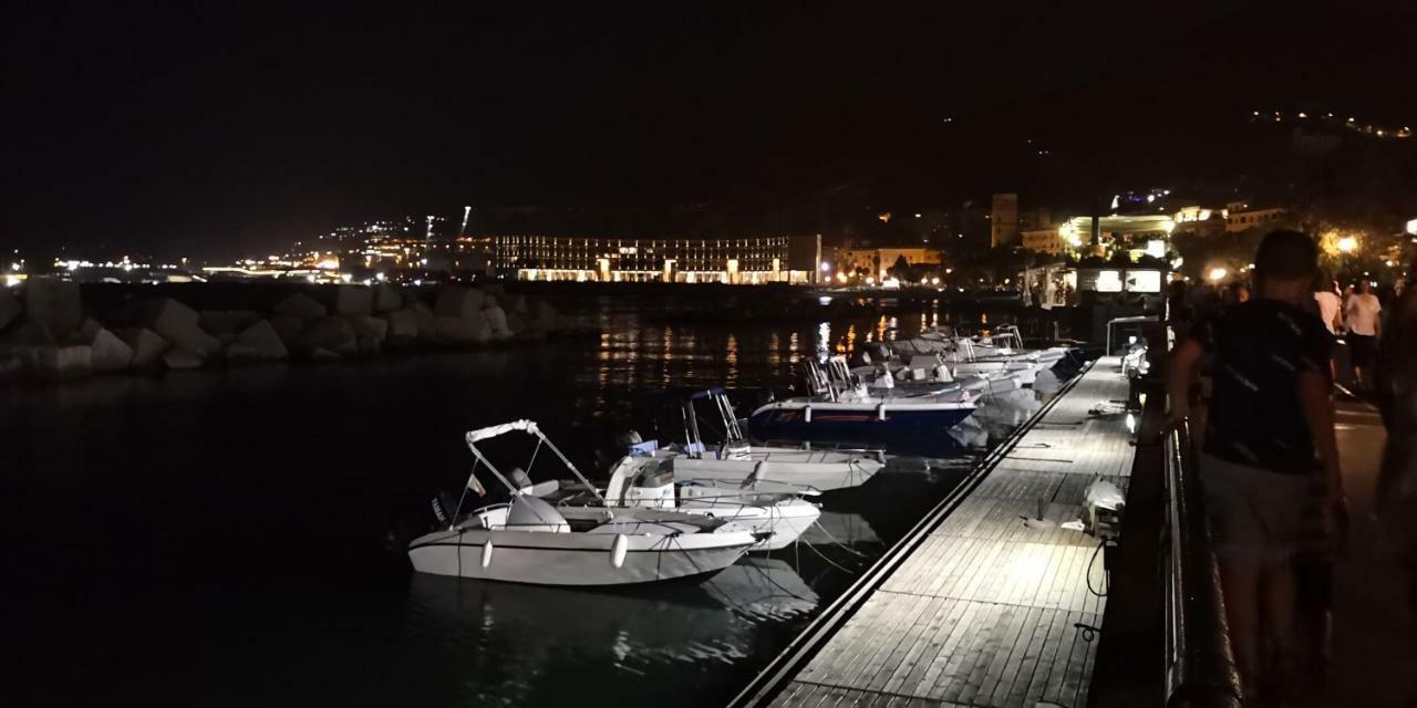 Casa Vacanze Archi Medievali Salerno Exteriör bild
